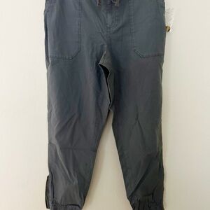 Women's Charcoal Cropped Pants